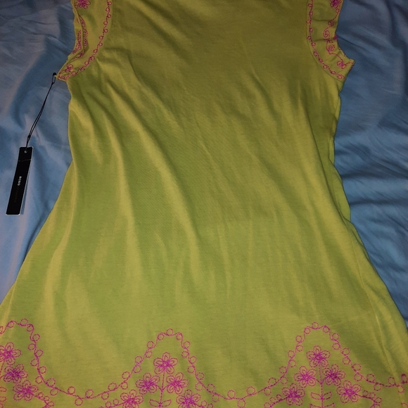 NWT BCBG Top - Picture 3 of 3